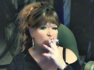 Femme Cheri: Sigara içiyorsa dürtüyor