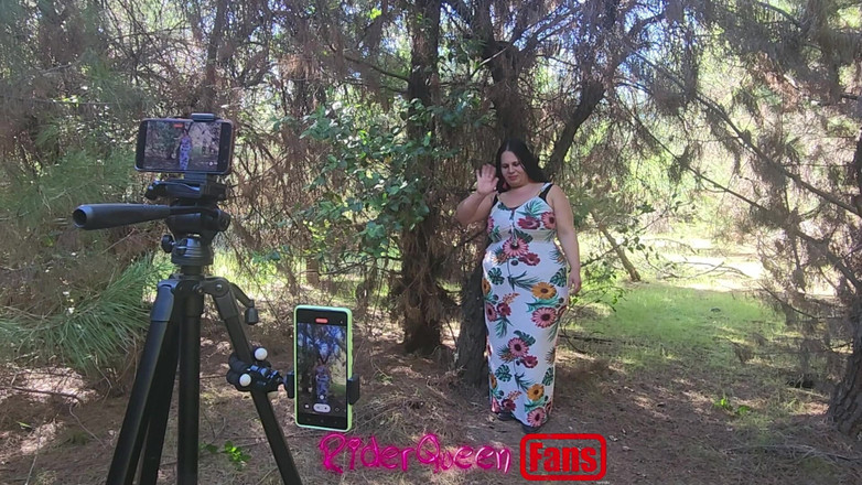 Riderqueen BBW Step Mom Latina Ebony: Riderqueen 独自一人，户外，粉丝视频