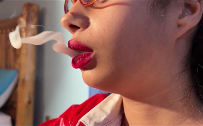 Christina Ventura: Smioking a rty fetiš