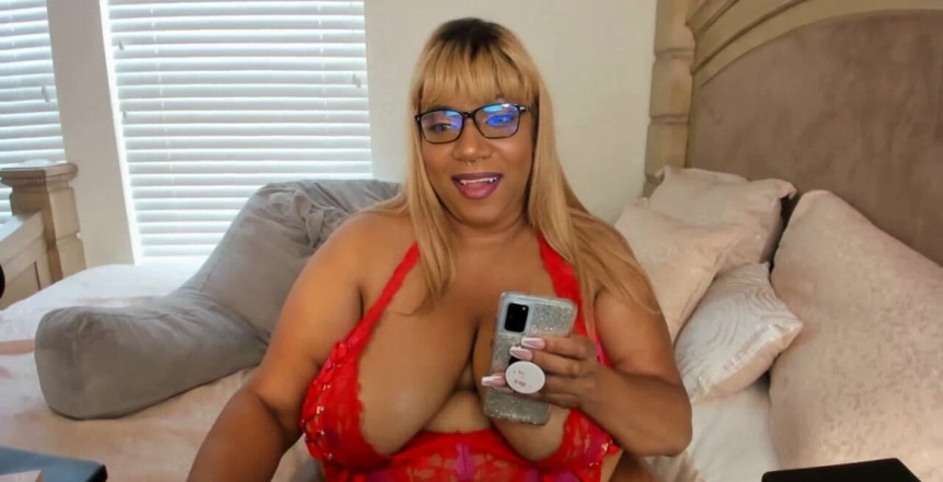 Josie4yourpleasure: Stream começou 29/04/2022 05:34 Pm Hai