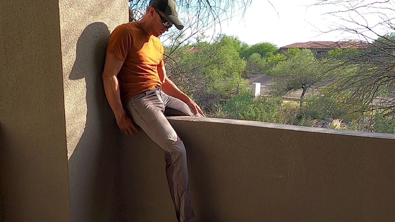 Lapetus: 오줌 싸고 호텔 발코니에서 따먹기