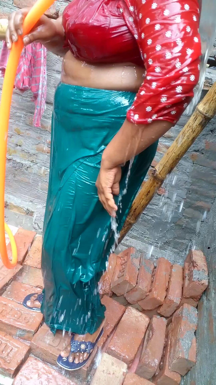 Sadia vabi: Sadia Adalah Seorang Awek Yang Sangat Seksi Menunjukkan Pepeknya