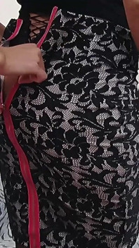 Dependente de sex cu sticlă scena 3: gagică brunetă cu țâțe mari se masturbează în cadă cu un vibrator de sticlă