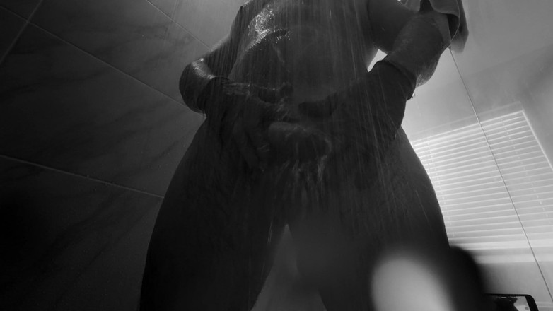 Ivan the Pleasure Dom: सीधे शादीशुदा आदमी शॉवर में डिल्डो चोदता है (भाग 1)