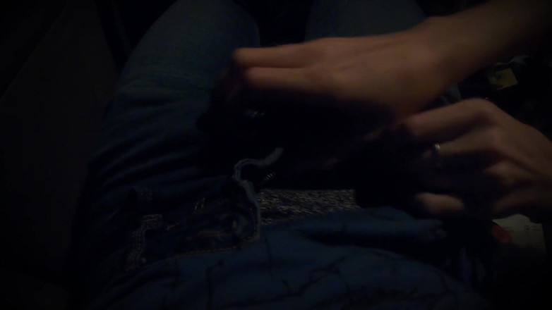 MkGes: La blonde suce dans la voiture et se fait éjaculer sur...
