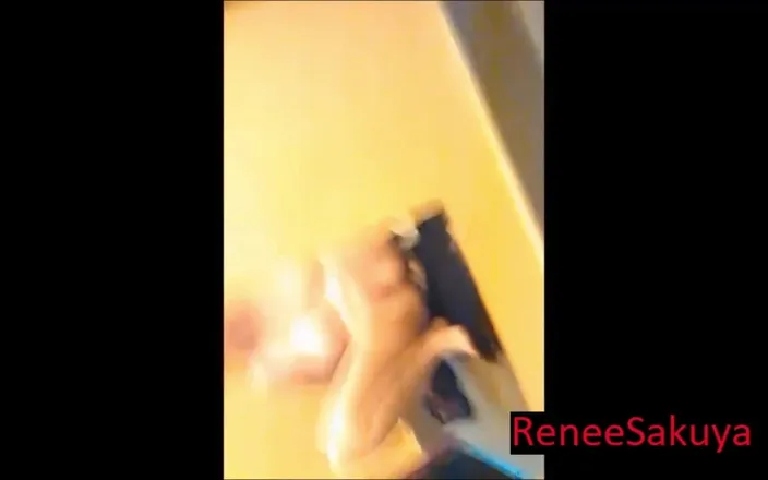 Renee Sakuya: Shows off Sweat Fingers in Locker Room