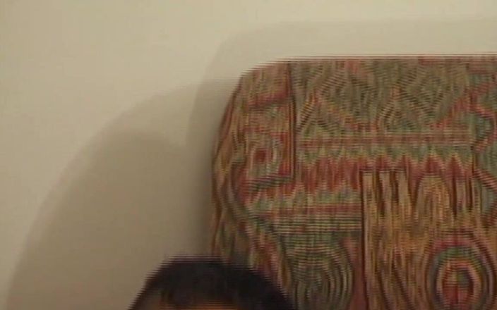 Just X Gays amateur porn: Prietenii homosexuali excitați se fut pe rând, adânc și tare
