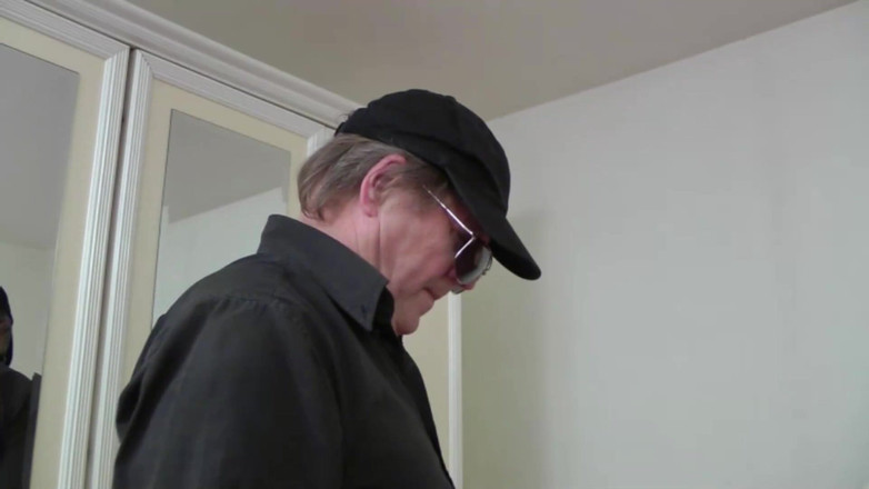 Paris Jango: Starý muž šuká hezkou teenagerku pro její první porno