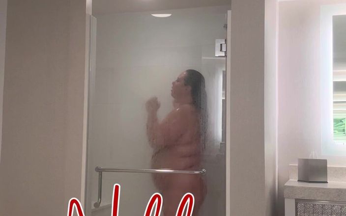 Nikki James: Sürtüğün duşa ihtiyacı vardı
