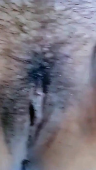 Dopo aver visto matura nuda in bagno, l'uomo l'ha scopata