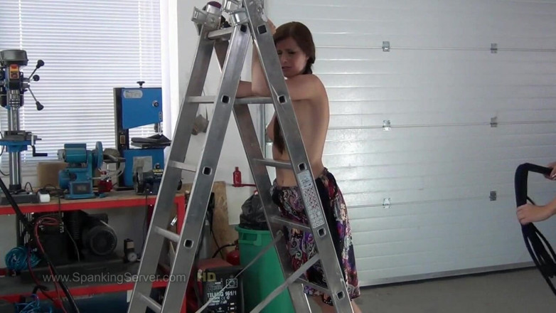 Spanking Server: Ines gets tied up and whipped