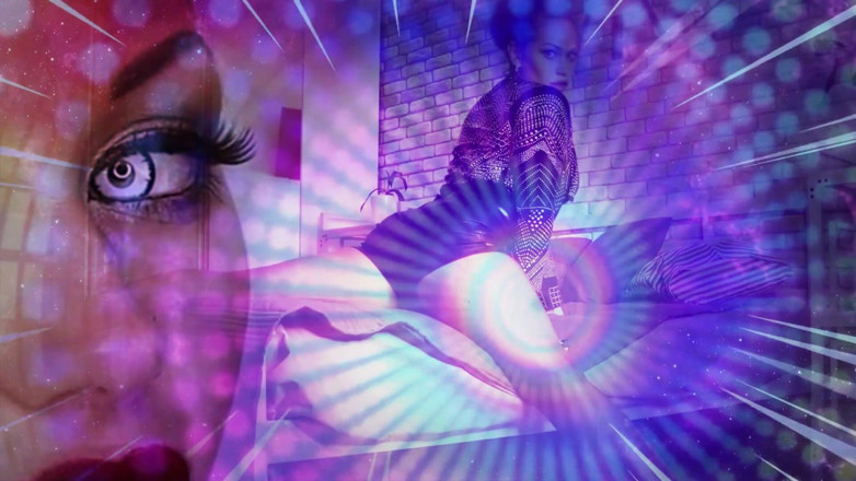 Goddess Misha Goldy: Cheirar e masturbar você estúpido