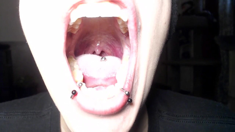 Abby Anna: Deep inside Val's mouth