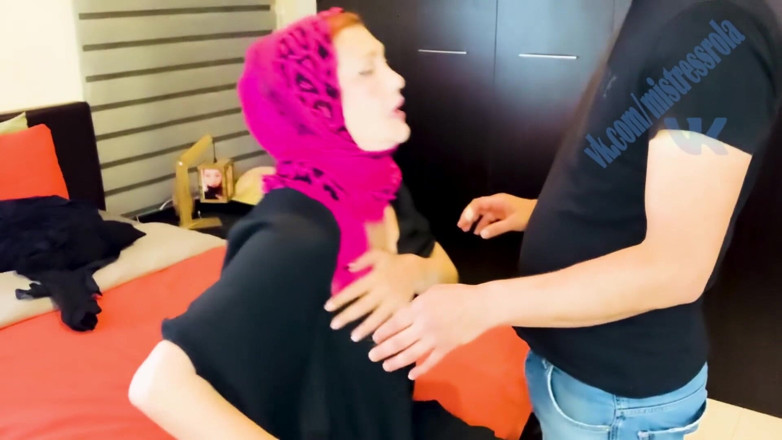 Mistressrola: Chica árabe con su hermanastro