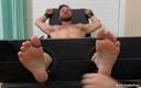 My friends feet: James Fox cosquillas desnuda