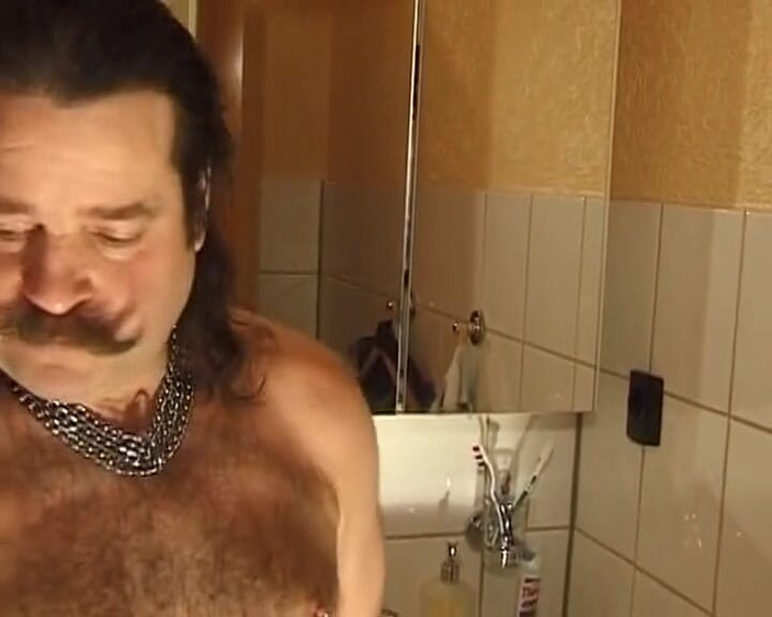 German's Fetish: Dominazione femminile tedesca troia che sodomizza fusto il culo dopo...