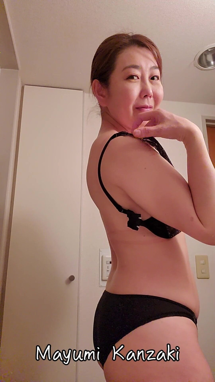 Mayumi Kanzaki: Daily Life of Japanese Mature Women