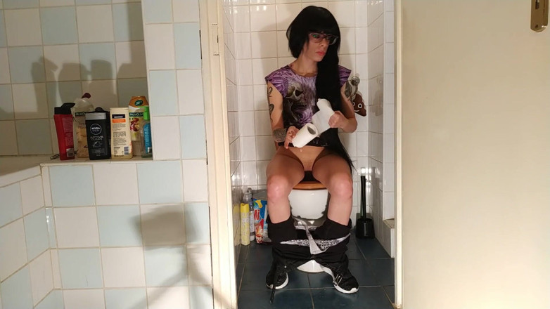 Beth Kinky: Pisse und brauner bär