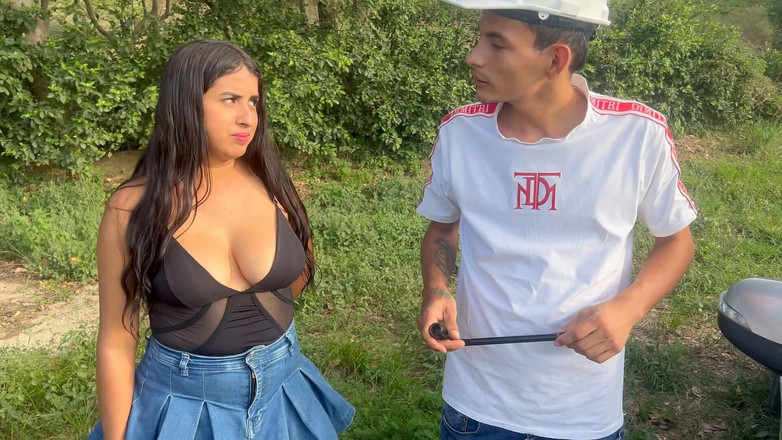 Hilary palvin: Pojď, ukážu ti, jak šukat v autě, šukám cizince výměnou za opravu...