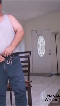 Zawieszony bardzo gruby mistrz strzela hd mocą