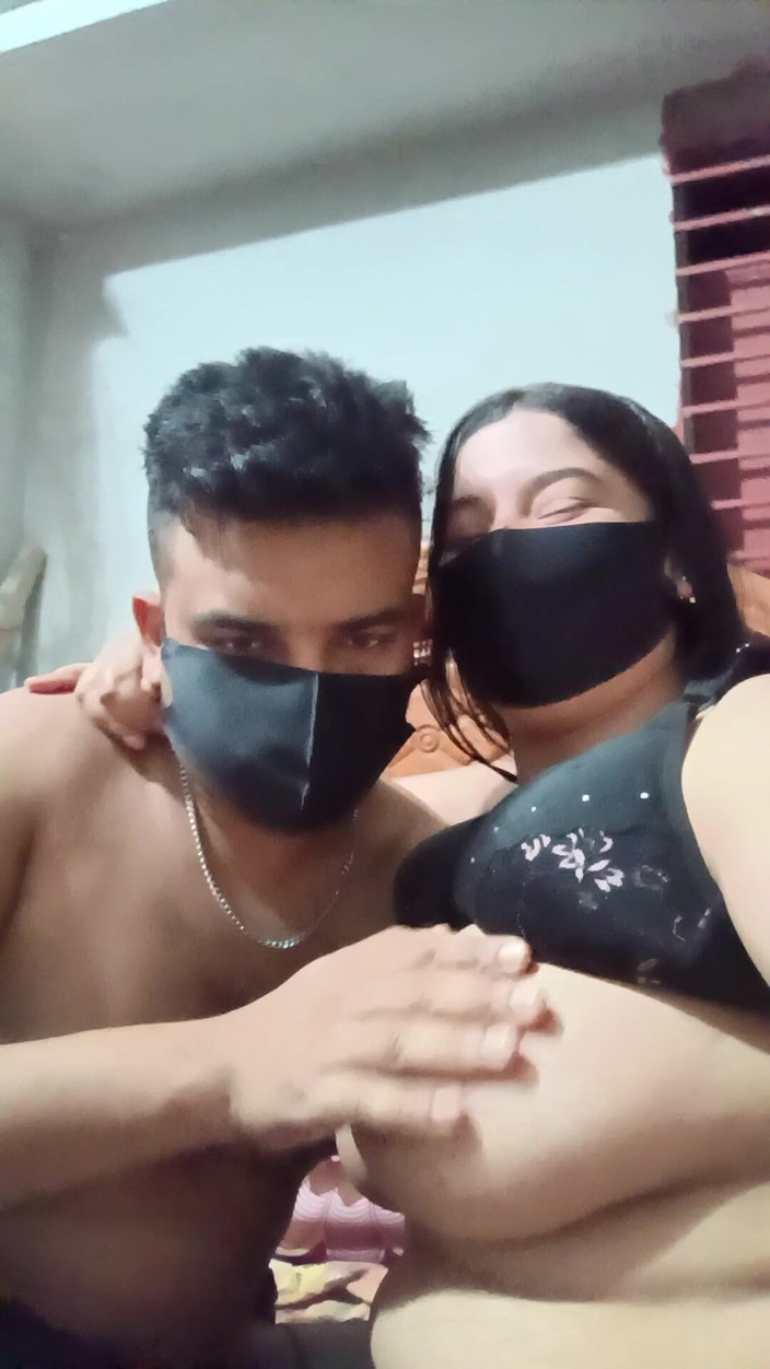 Taniyaxx: Video Bangla video nahrávání 1 Ore po celou dobu a