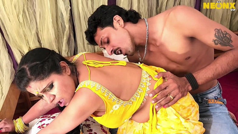 NeonxOTT: Rangeeli Bahu sexy manželka má sex s manželem Harcore