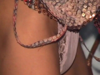 Ladyboy Lovers: Il ladyboy succhia il cazzo e si masturba