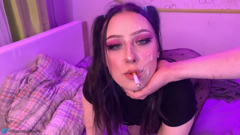 Snowy Bubbles: Video fetish merokok yang sedikit pedas