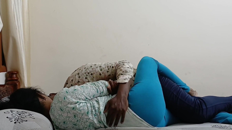 Desisexqueen: 初めてのインドデシのシークレットセックス、隣人とのセックス