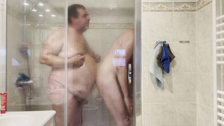 Aimeronds: Duş, bir erkekle daha iyi