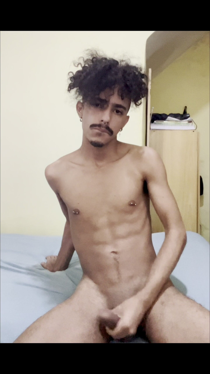 The Vicious Gabe: Twink wurde zu hause allein und spielte ein bisschen