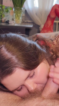 La intensa paja de madrastra y burlas hasta el orgasmo con semen