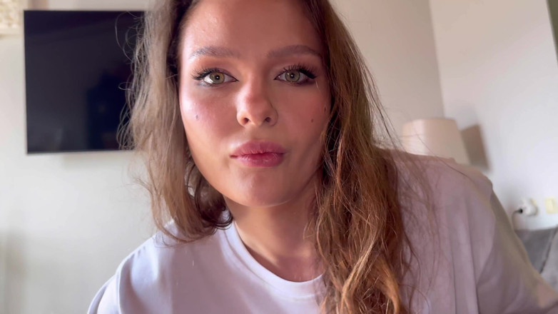 Alexa Poshspicy: Pov: Bạn của chị kế đặt cược vào miệng cô ấy trong...