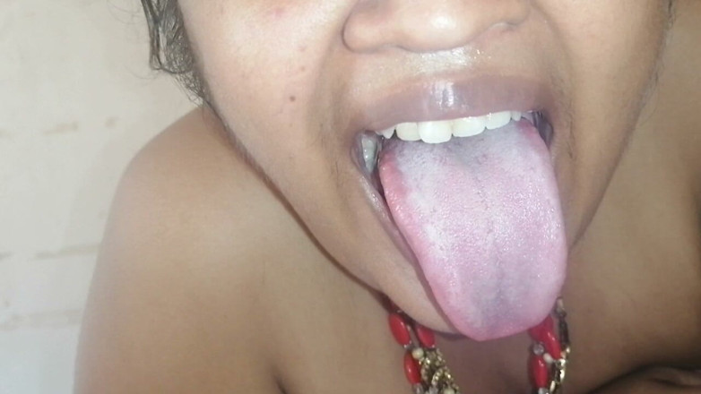 Tina Baby: Desi Bhabhi catturato husbanf sta scopando il suo segretario in...