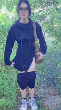 Butt Toy Flash in Parl