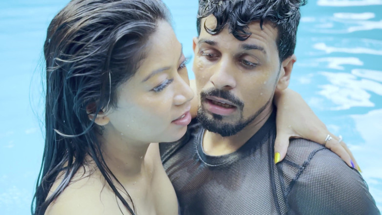 Tightmaal: Hot Indian Couple Had Sex While Having Fun in the...