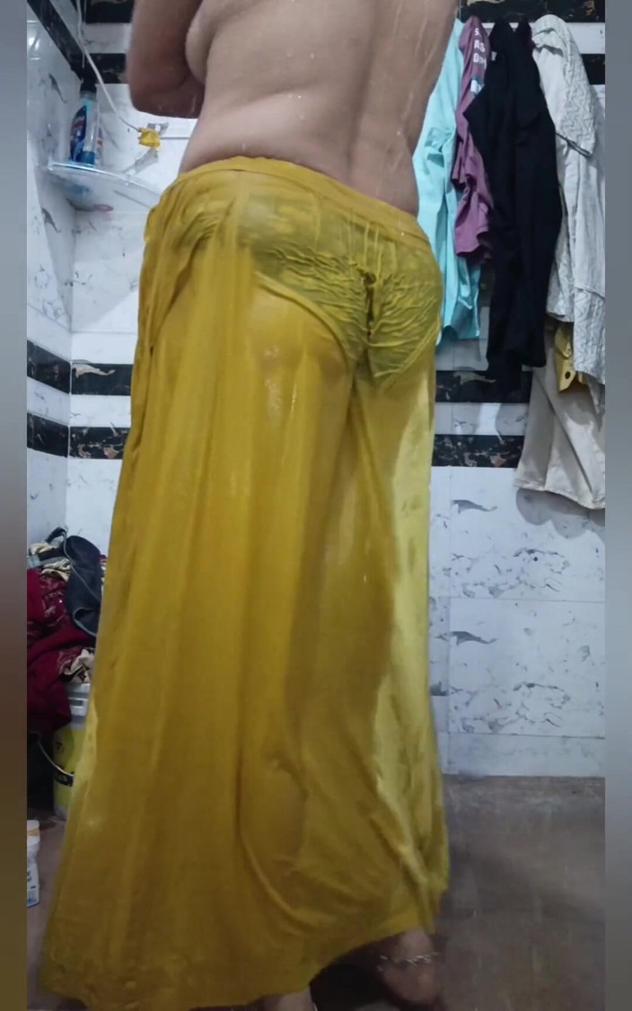 Priyahot77: Priya Bhabi New Style Body Show