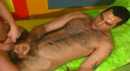 Hot Latinos dudes not gay but curious: Сексуальная натурала трахается в первый раз 17