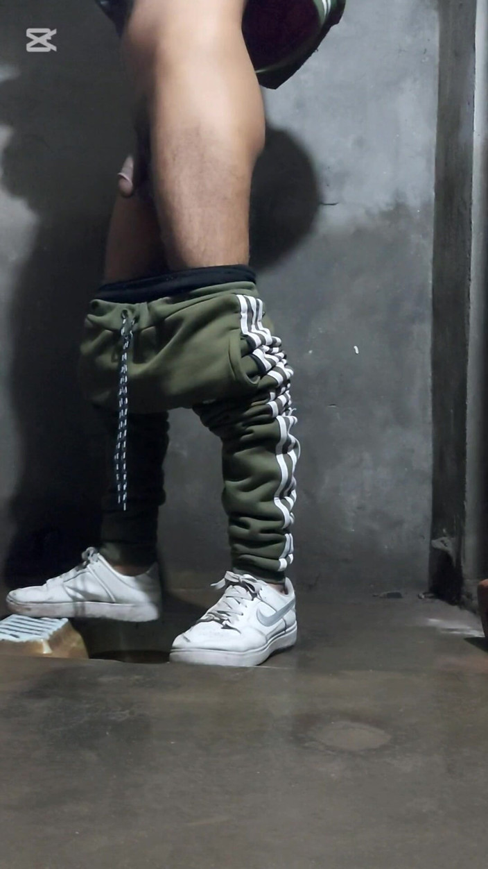 Zaid Valen: Pakistani Boy in Bathroom Toilet Fingering