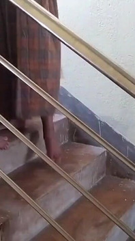 Gaura pizdei iubitei prietenului a fost futută în secret de un alt prieten