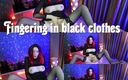 Lissa Ross: Fingering memeknya dengan baju hitam