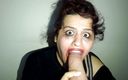 Evelyn Butt: Blowjob gadis remaja berakhir dengan air mani di mulut