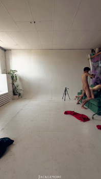 Фотосесія за лаштунками Dolly Love, смоктати і трахатися в студії