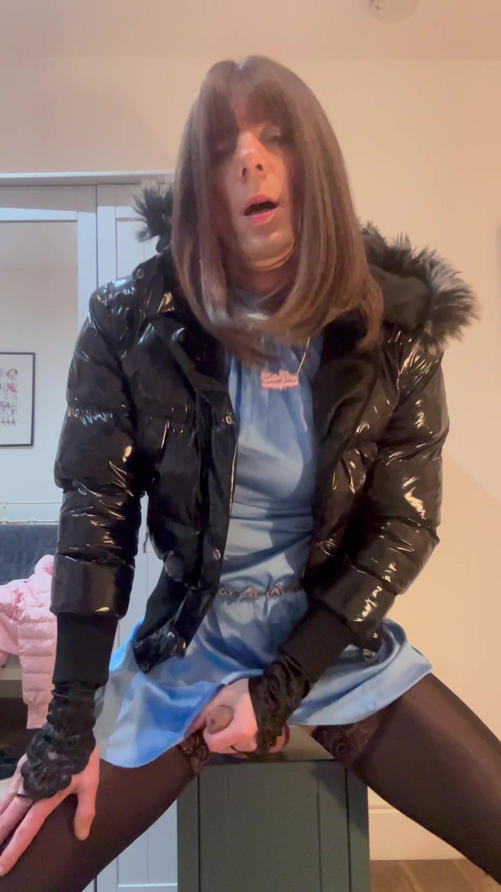 Jessica silk: Jess Silk berijdt dildo