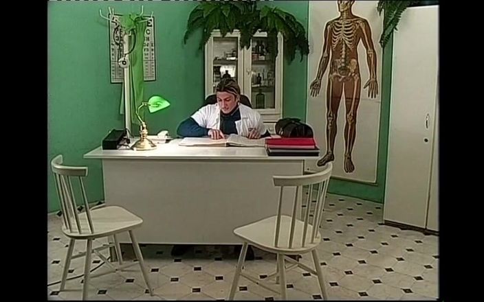 XTime Vod: Teen, MILF e tettona nonna scopata in culo e figa...