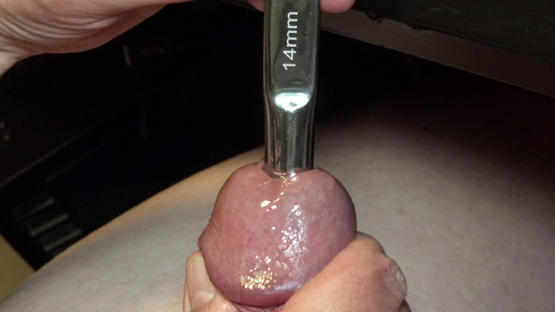 Sexislife2: Kepala besar yang belum disunat dengan 14mm lancas dan dalam