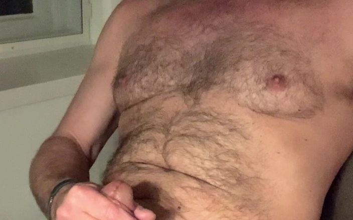 TJenner: Sessão de masturbação no quarto de hotel tarde da noite....