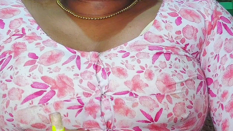 Desi Mohini: देसी आइटम गर्ल कविता मॉडल भाग - 01