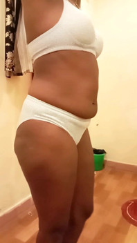 Bini desi tamil Renu Pertunjukan seluar dalam badan & usikan pakaian saree perlahan untuk kawan terbaik rahsia! Indianhotwifex