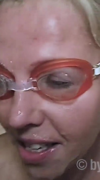MILF Shows Pissing Games at Gang Bang